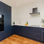 Apartman In The Centre Of By Renters Varsó