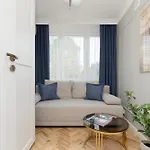 In The Centre Of By Renters *