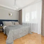 In The Centre Of By Renters *