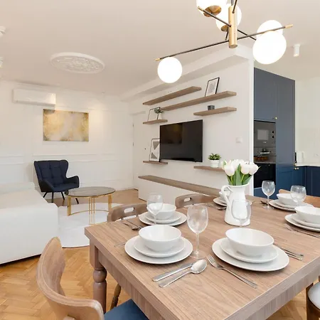 In The Centre Of By Renters Apartment Warsaw