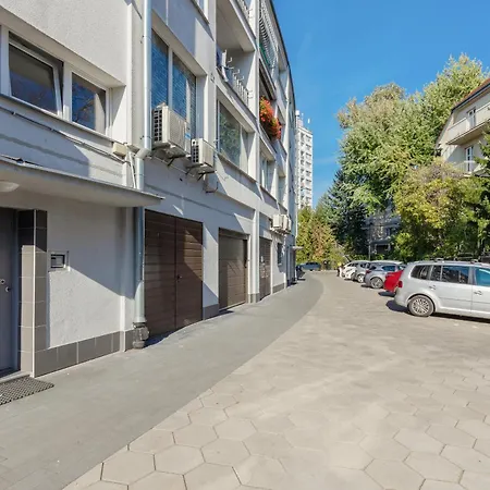 Apartman In The Centre Of By Renters Varsó