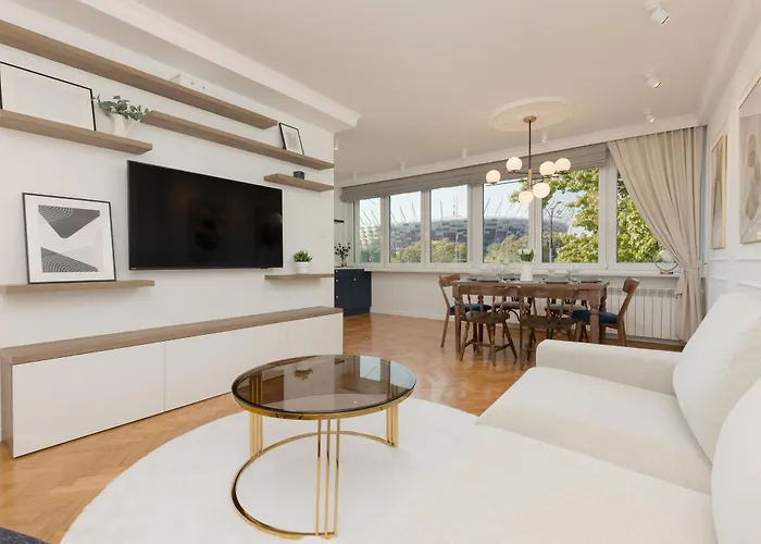 In The Centre Of By Renters *