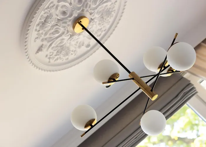 In The Centre Of By Renters