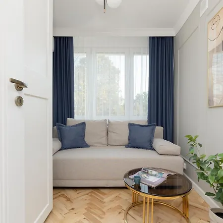 In The Centre Of By Renters *