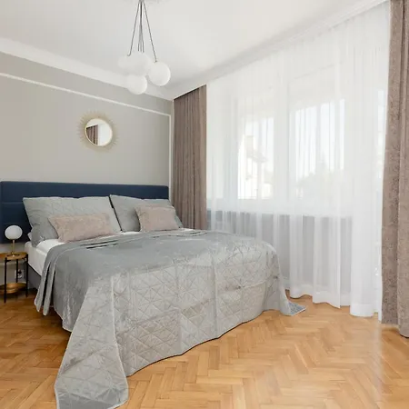 In The Centre Of By Renters *